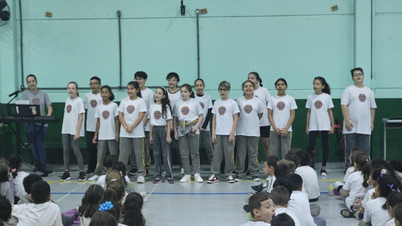 Atividade musical em unidade escolar de Brusque durante o Make Music Day
