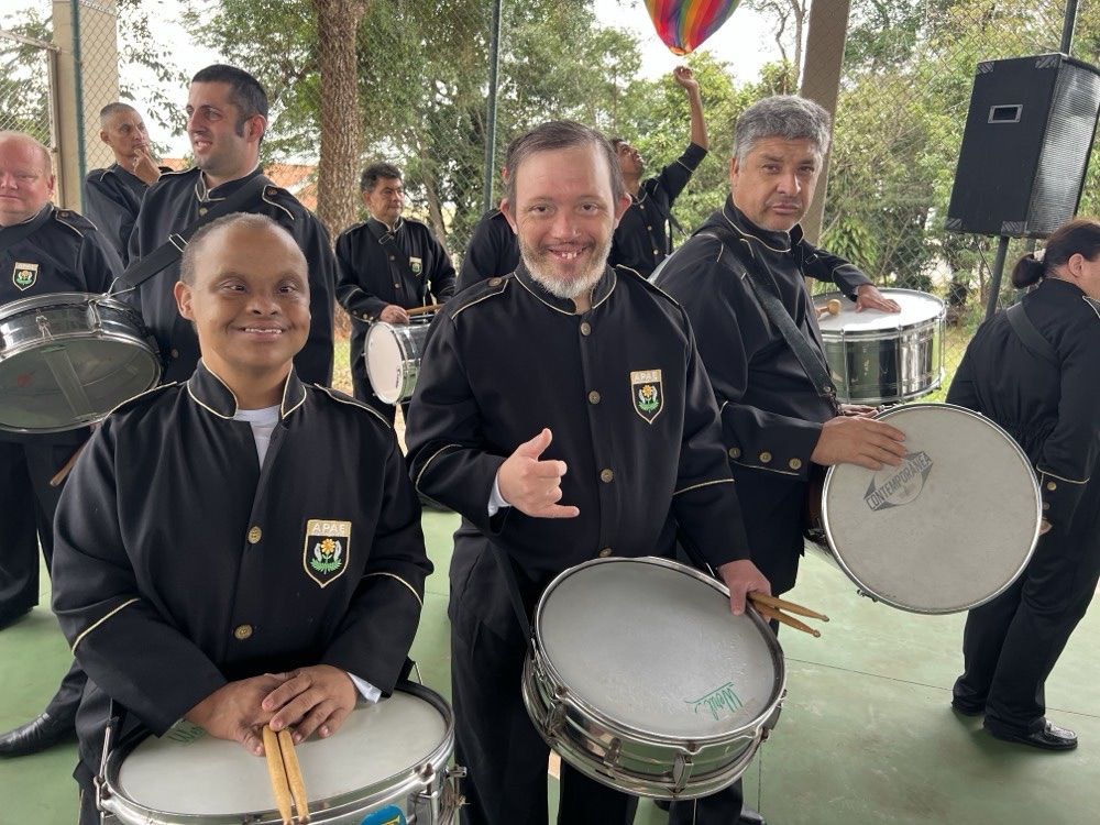 Grupo musical da APAE Maringá participando do Dia de Fazer Música | Make Music
